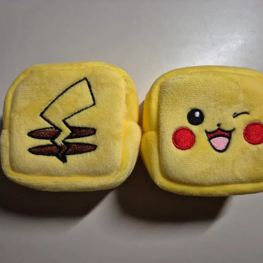 [BUNJANG] Pikachu Cube Keychain Pouch Bundle Set / 일괄)피카츄 큐브 키링 파우치