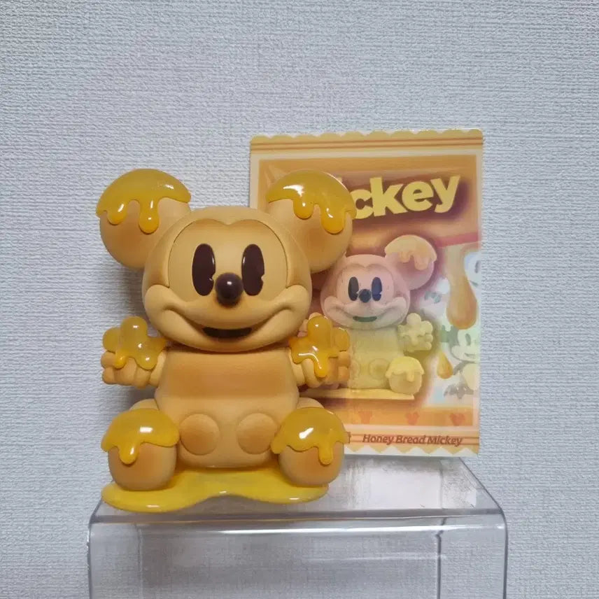 [BUNJANG] Pop Mart Eternal Childhood Honey Bread Mickey Mouse / 팝마트 영원한동심 허니브레드 미키마우스 판매