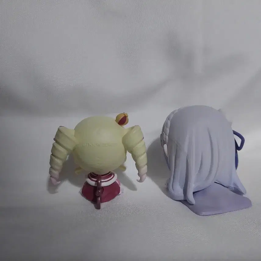 [BUNJANG] Re:Zero Beatrice &amp; Emilia Spring Mechanism Gacha Figures (2 Types Bundle) / 리제로 베아트리스 에밀리아 태엽 가챠 피규어 2종 일괄 오네무탄 페탓토