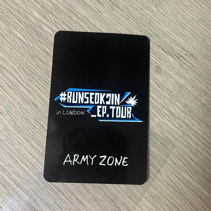 [BUNJANG] BTS Jin Run Jin London Lucky Draw Photocard / BTS 방탄 진 런석진 런던 미포 포카
