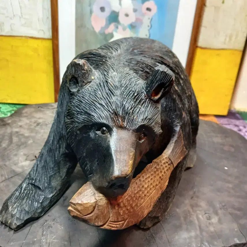 [BUNJANG] Hand-Carved Wooden Bear Sculpture with Fish / 곰 조각 물고기 포함