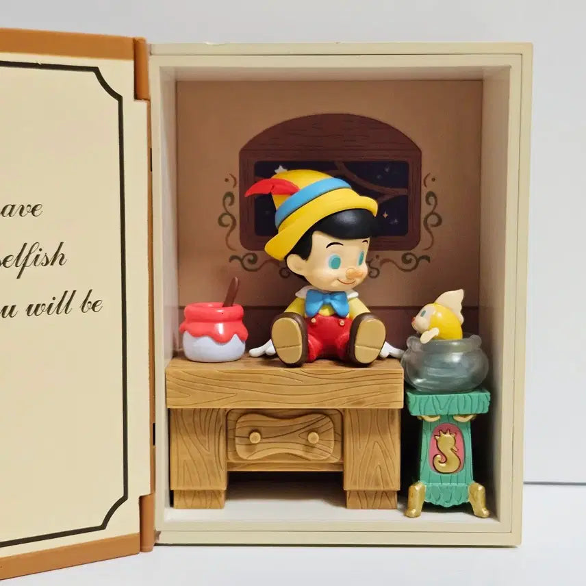 [BUNJANG] Disney 100th Anniversary Pop Mart Classic Fairy Tale Pinocchio Book Figure / 디즈니 100주년 팝마트 클래식 동화 피노키오 책 피규어