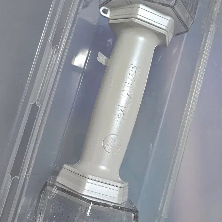 [BUNJANG] PLAVE Support Light Stick (With PLIPPY Parts, Batteries) / 플레이브 응원봉 아뵹(+플리 파츠, 건전지)
