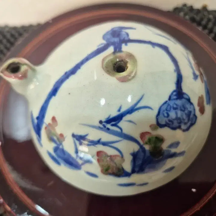 [BUNJANG] Celadon Blue and White Porcelain Blue and Red Glazed Sparrow Inkstone / 청화 진사 참새연적(소장품)