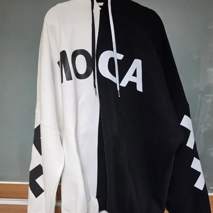 [BUNJANG] Moca Logo Hoodie / 모카형 후드티 가장 큰사이즈