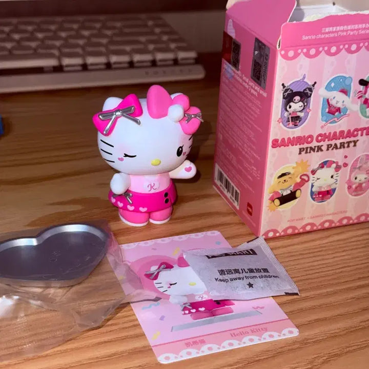 [BUNJANG] Pop Mart Sanrio Characters Pink Party Series Hello Kitty Figure / 팝마트 산리오 캐릭터즈 핑크 파티 시리즈 헬로키티 피규어