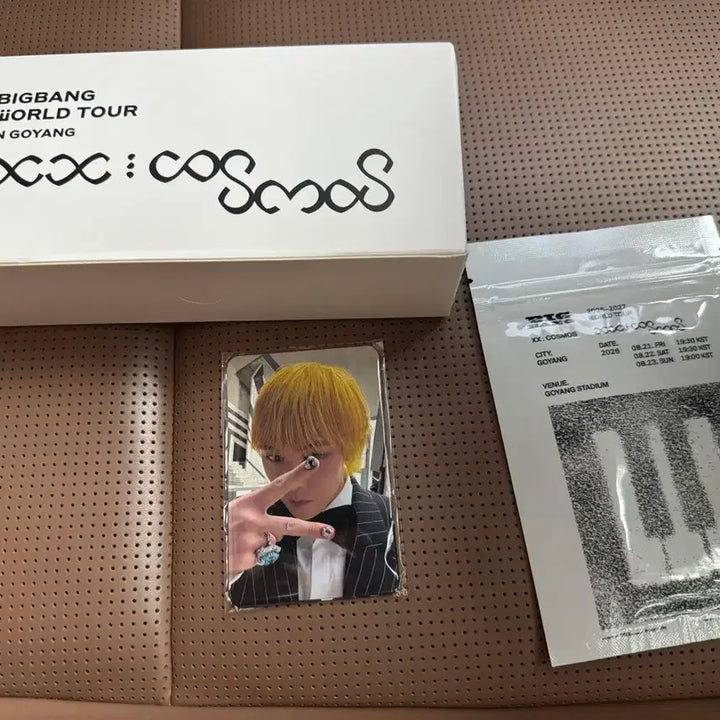 [BUNJANG] Big Bang Membership Set Photocard Postcard Raincoat / 빅뱅 멤버십세트(양산,포카,쿨패치,엽서,우비)