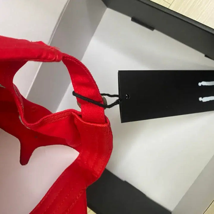 [BUNJANG] G-Dragon Weavers Mensh Cap Red Unused / 지드래곤 위버멘쉬 캡 레드 미사용
