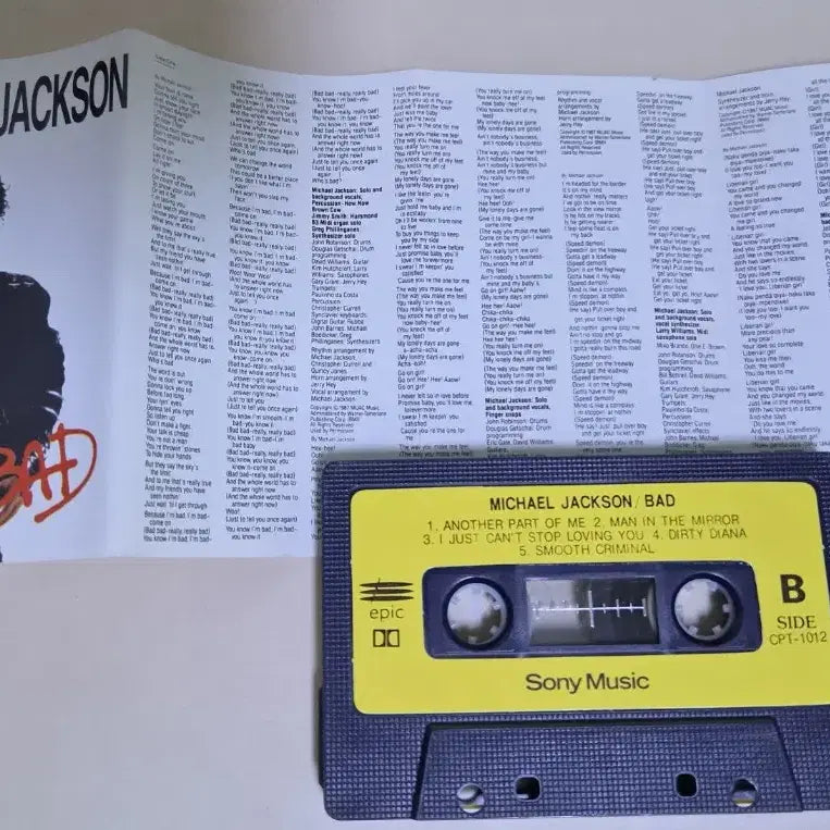 [BUNJANG] Michael Jackson BAD (Bonus Tracks Included) Cassette Tape (Unsealed) / 마이클 잭슨 BAD (보너스 트랙 포함) (개봉 카세트테이프)