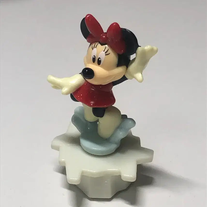 [BUNJANG] Disney Minniemouse Kinder Joy Classic Figure / 미니마우스 킨더조이 고전 피규어 판매합니다
