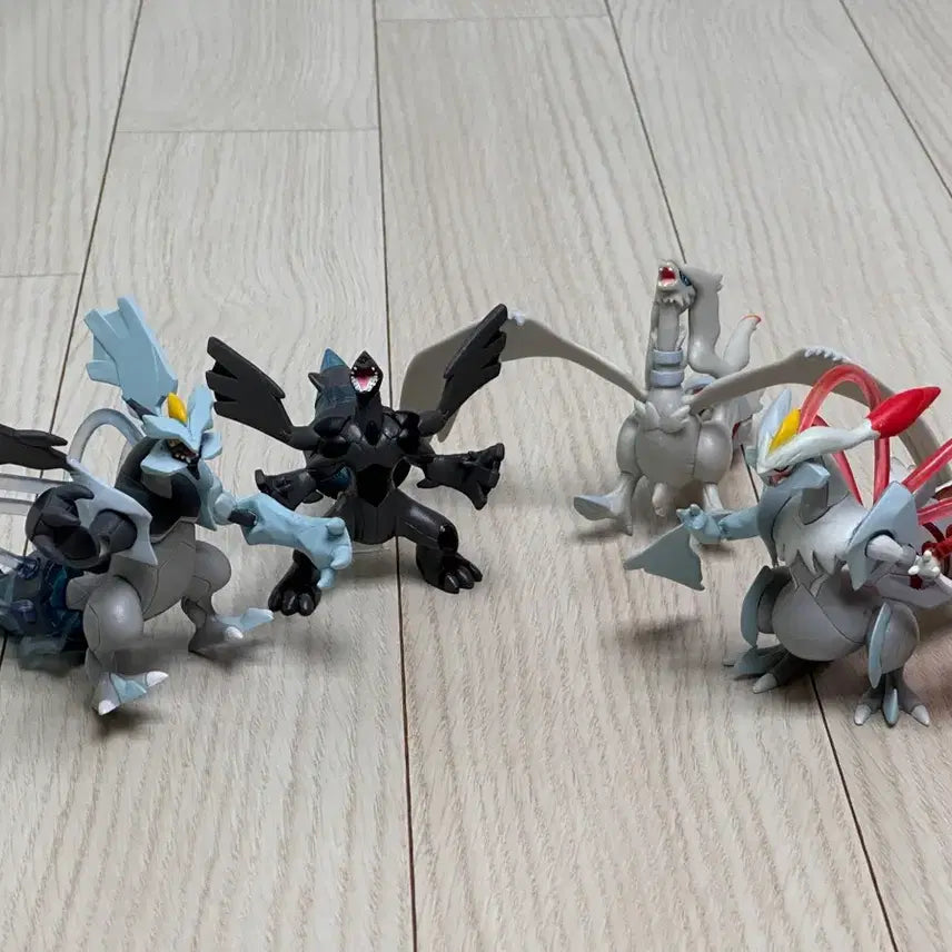 [BUNJANG] Pokemon 3D Figure Collection Overdrive Kyurem Zekrom Reshiram Set of 4 / 포켓몬 입체도감 오버드라이브 큐레무 제크로무 레시라무 4종