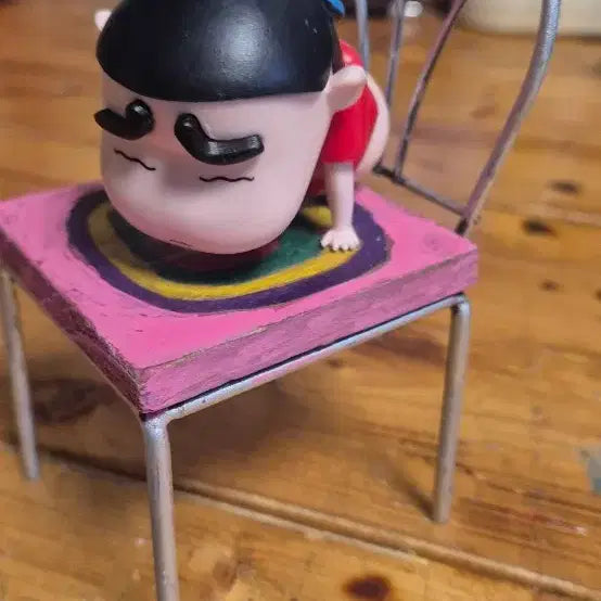 [BUNJANG] Shin-chan Bloated Buttocks Figure / 신찡 부은 엉덩이 피규어