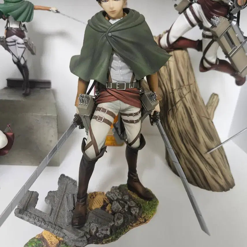 [BUNJANG] Attack on Titan Levi Bravo Figure / 진격거인 진격거 피규어 리바이 브레이브 피규어