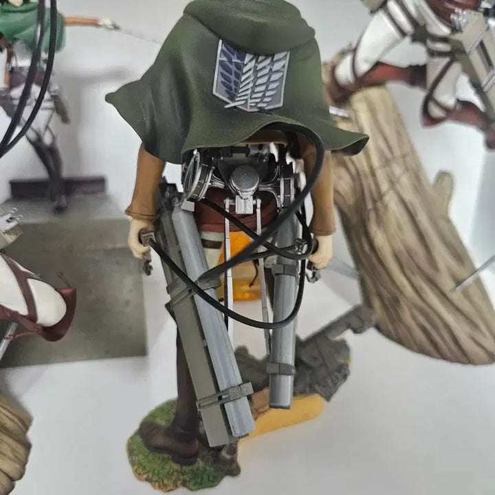 [BUNJANG] Attack on Titan Levi Bravo Figure / 진격거인 진격거 피규어 리바이 브레이브 피규어