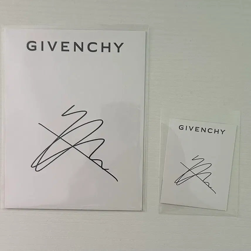 [BUNJANG] Givenchy Hyunjin POB / 지방시 현진 특전