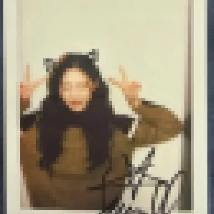 [BUNJANG] Lovelyz Jung Yein Autographed Polaroids / 러블리즈 정예인 싸인폴라