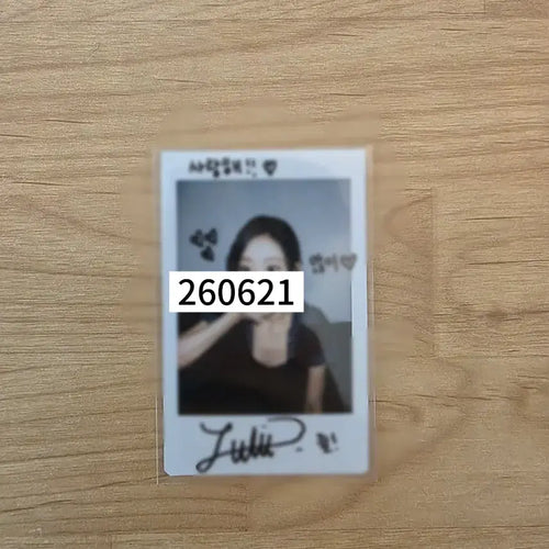 [BUNJANG] Kiss of Life Julie Signed Polaroid / 키스오브라이프 쥴리 사인 폴라 양도 ( kissoflife sign pola)