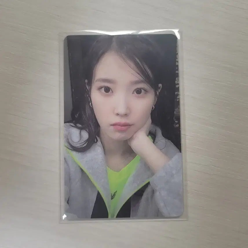 [BUNJANG] IU Golden Hour Photocard / 아이유 골든아워 포카