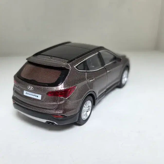 [BUNJANG] Hyundai Santa Fe 1:38 Scale Diecast Model (Brown) / 싼타페 1:38 브라운