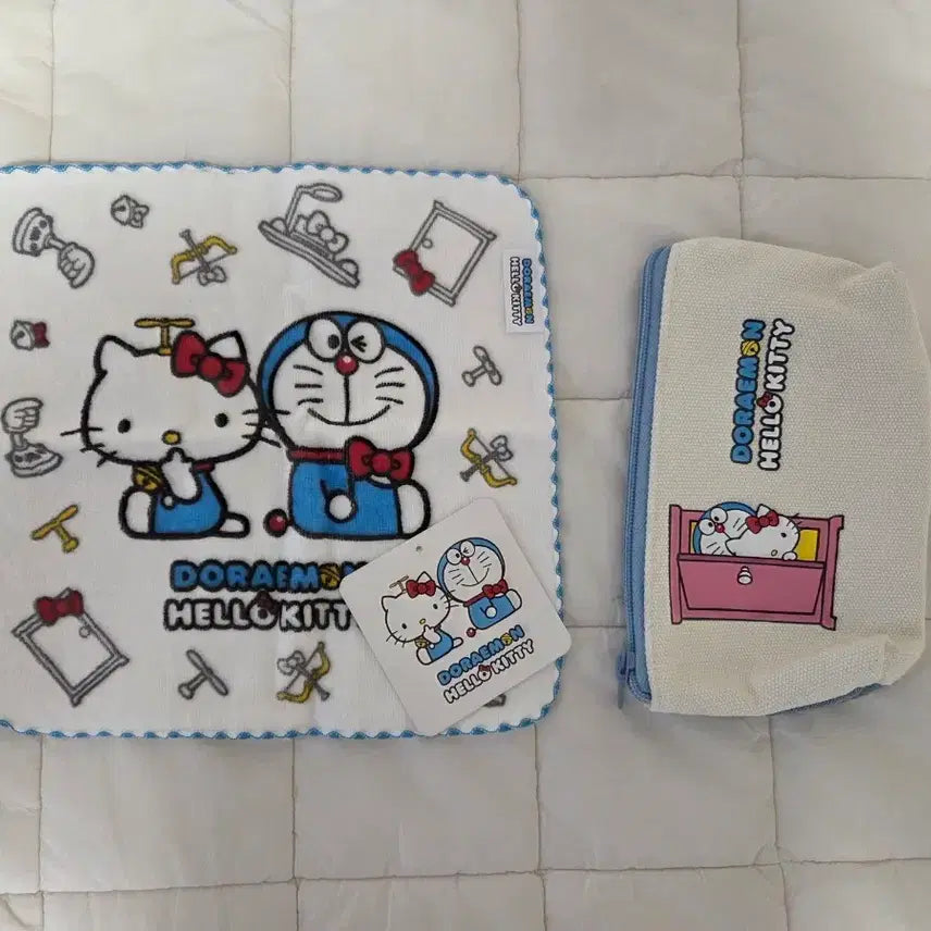 [BUNJANG] Doraemon x Hello Kitty Collaboration Handkerchief &amp; Pouch Set / 도라에몽 x 헬로키티 콜라보 손수건 파우치 세트