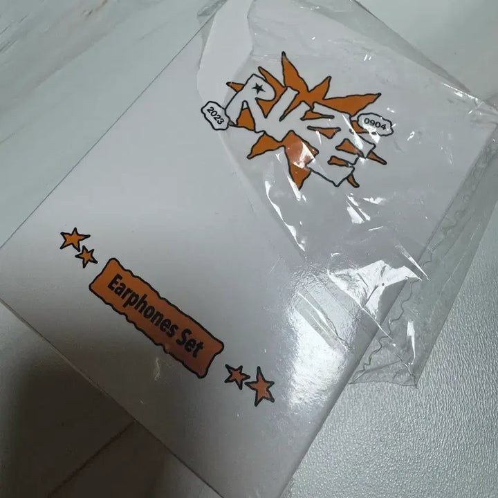 [BUNJANG] RIIZE 2nd Anniversary Earphone Set (Shotaro) / 라이즈 2주년 이어폰 판매