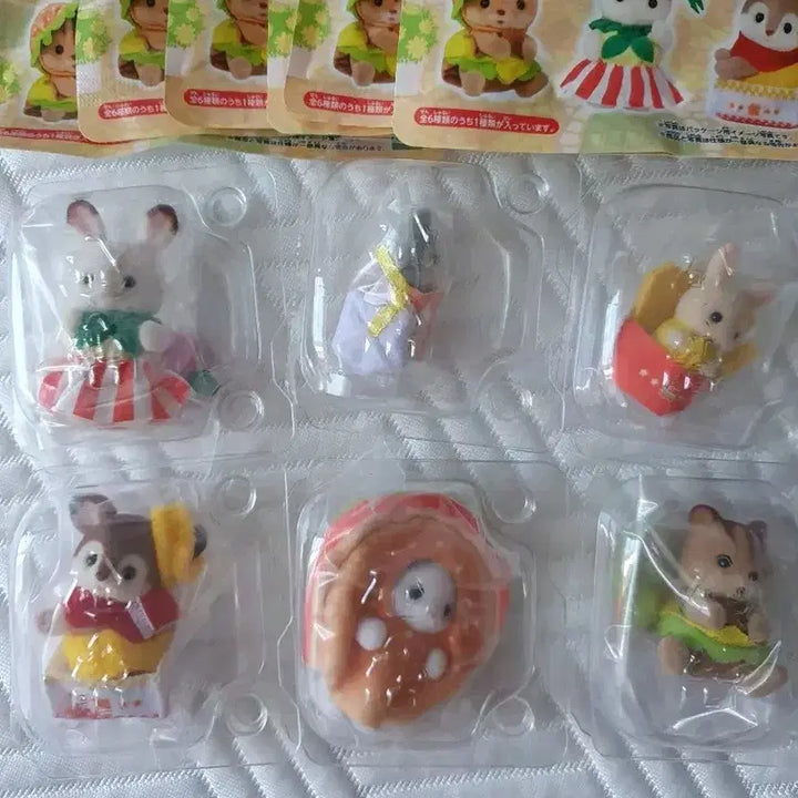 [BUNJANG] Sylvanian Families Hamburger Blind Bag Full Set (Latte Cat, Baby Rabbit, Walnut Squirrel, Husky, Deer) - 6 Types / 풀세트)실바니안 햄버거 블라인드백 라떼고양이, 아기토끼, 호두다람쥐, 허스키, 사슴 6종