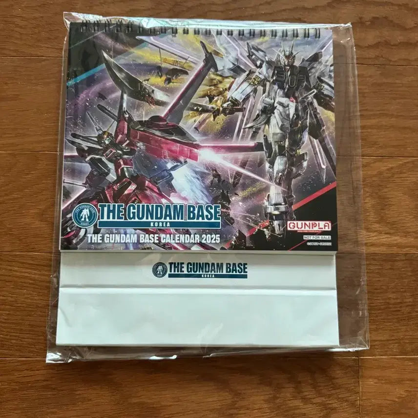 [BUNJANG] Gundam Base 2025 Calendar (Sealed) / 미개봉) 건담베이스 2025 캘린더
