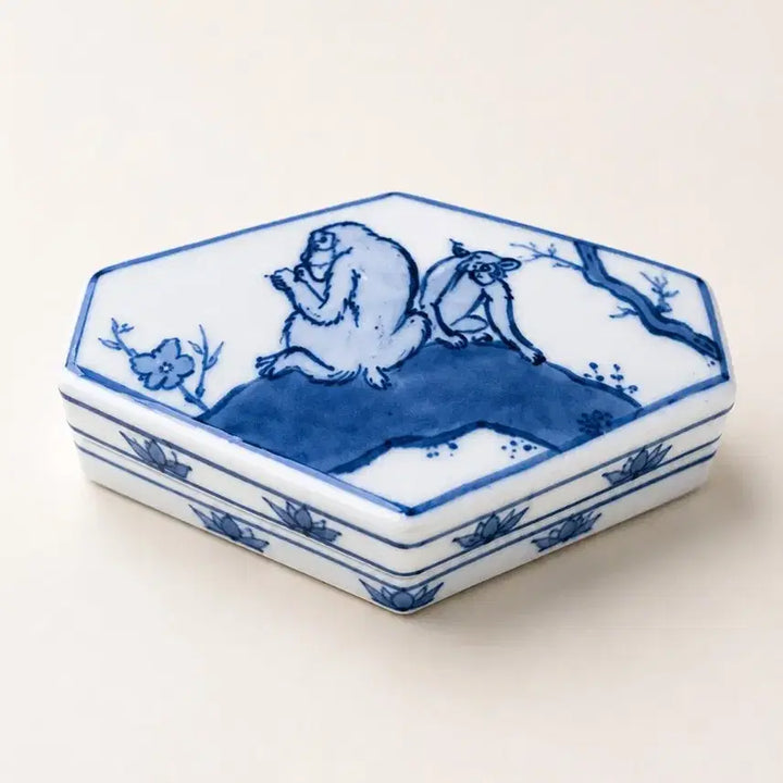 [BUNJANG] Japanese Imari White Porcelain Blue and White Monkey Motif Incense Container / 일본 이마리  백자 청화 원숭이 문양 향합