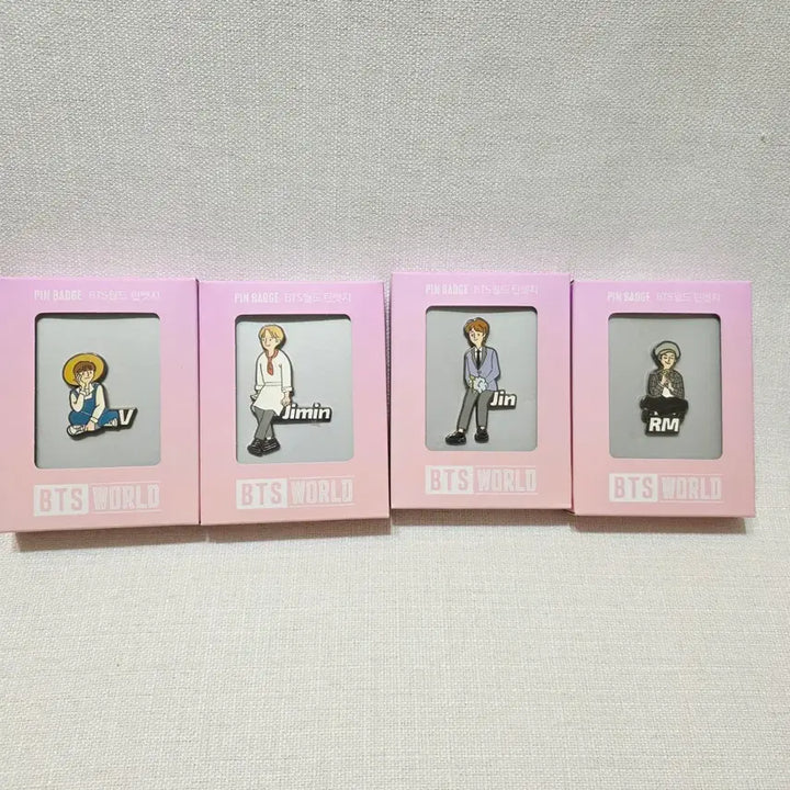 [BUNJANG] BTS WORLD Pin Badges RM, Jin, Jimin, V Bundle Set / BTS WORLD 핀뱃지 RM/진/지민/뷔 일괄 급처