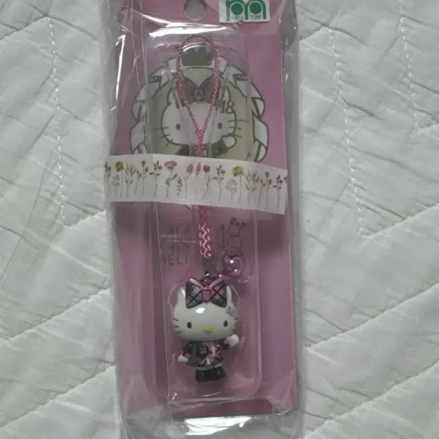 [BUNJANG] AKB48 x Hello Kitty Collaboration Strap (Vintage) / AKB48 키티 콜라보 스트랩 고전