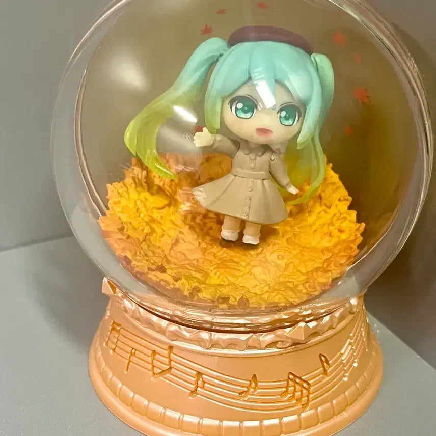 [BUNJANG] Hatsune Miku Snow Globe Figure / 미쿠 스노우볼 피규어