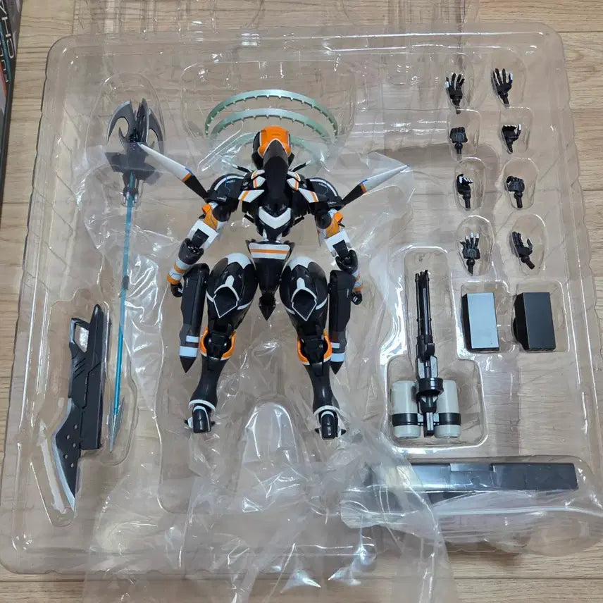 [BUNJANG] Definitive Arms Chamber Full Action Model Figure / 취성의 가르간티아 체임버 피규어 팝니다.