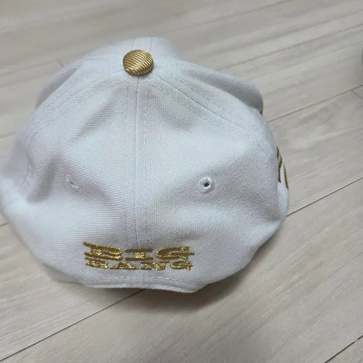 [BUNJANG] BIGBANG Signed New Era Baseball Cap / BIGBANG WORLD TOUR 2015-2016  뉴에라(New Era)와 콜라보레이션  공식 굿즈(5인친필싸인)