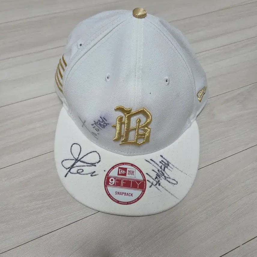 [BUNJANG] BIGBANG Signed New Era Baseball Cap / BIGBANG WORLD TOUR 2015-2016  뉴에라(New Era)와 콜라보레이션  공식 굿즈(5인친필싸인)