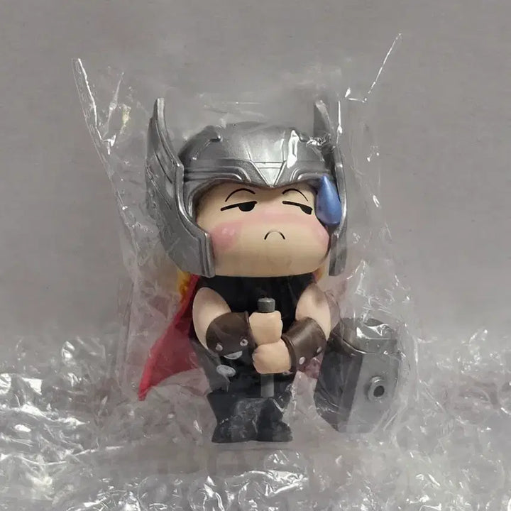 [BUNJANG] Crayon Shin-chan Marvel Thor Mini Figure (Sealed) / 짱구는 못말려 마블 토르 짱구 미니피규어 미개봉품