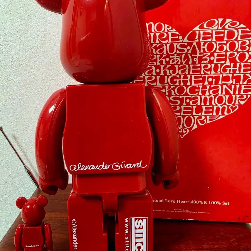 [BUNJANG] Bearbrick Alexander Girard International Love Heart 400% &amp; 100% Set / 베어브릭 알렉산더 지라드 인터내셔널 러브하트 400%,100% 세트