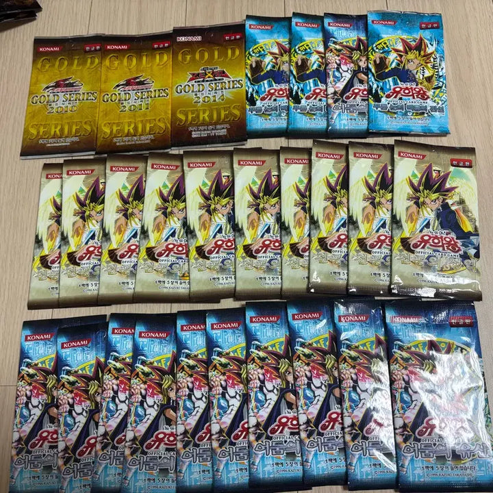 [BUNJANG] Yu-Gi-Oh! Sealed Booster Packs Bundle (Celestial Storm, Legacy of Darkness, Blue-Eyes White Dragon Legend, Gold Series) / 유희왕희귀팩(천공의성역, 어둠의유산, 백룡전설, 골드시리즈) 일괄 판매(1탄)