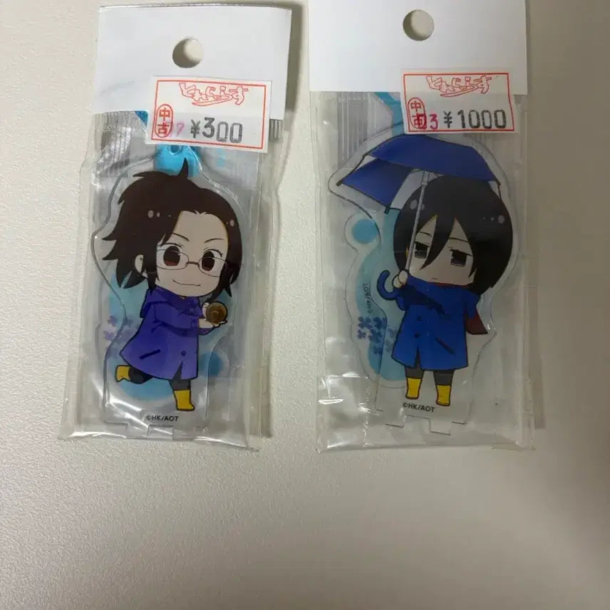 [BUNJANG] Attack on Titan Mikasa &amp; Hange Acrylic Stand Bundle (Sealed) / 진격의 거인 미카사, 한지 아크릴