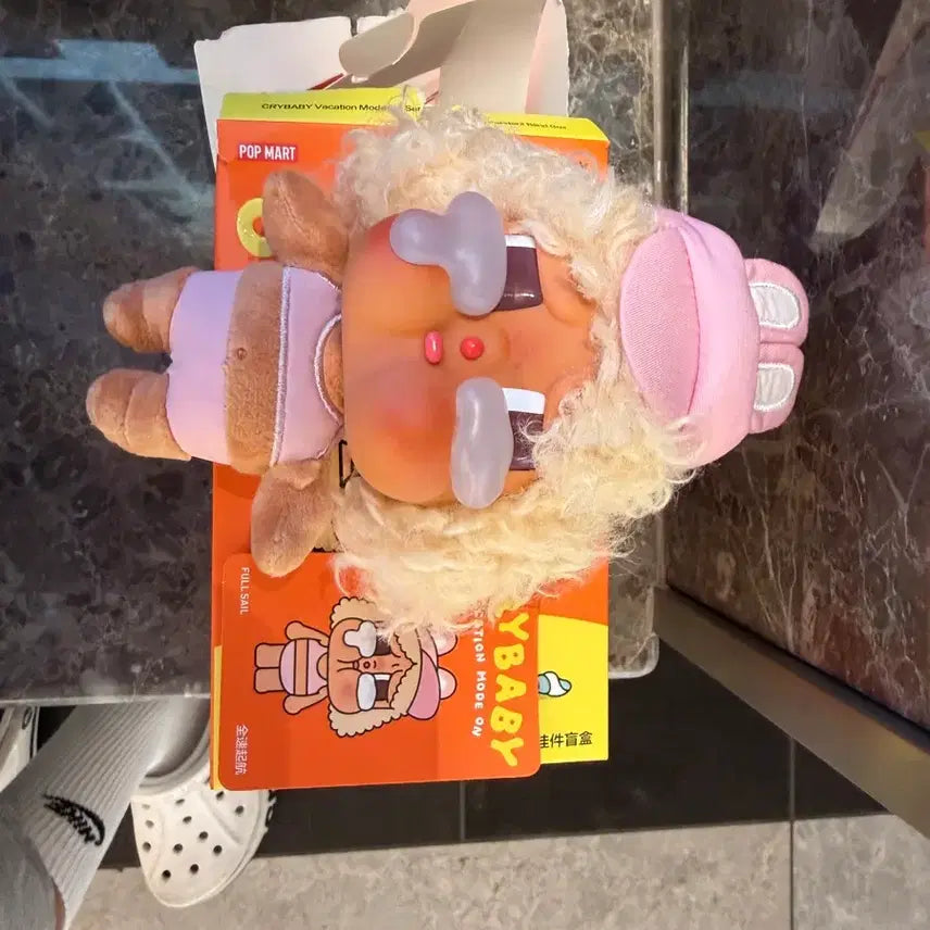 [BUNJANG] Crybaby Holiday Figure Doll / 크라잉베이비 휴가 피규어 인형