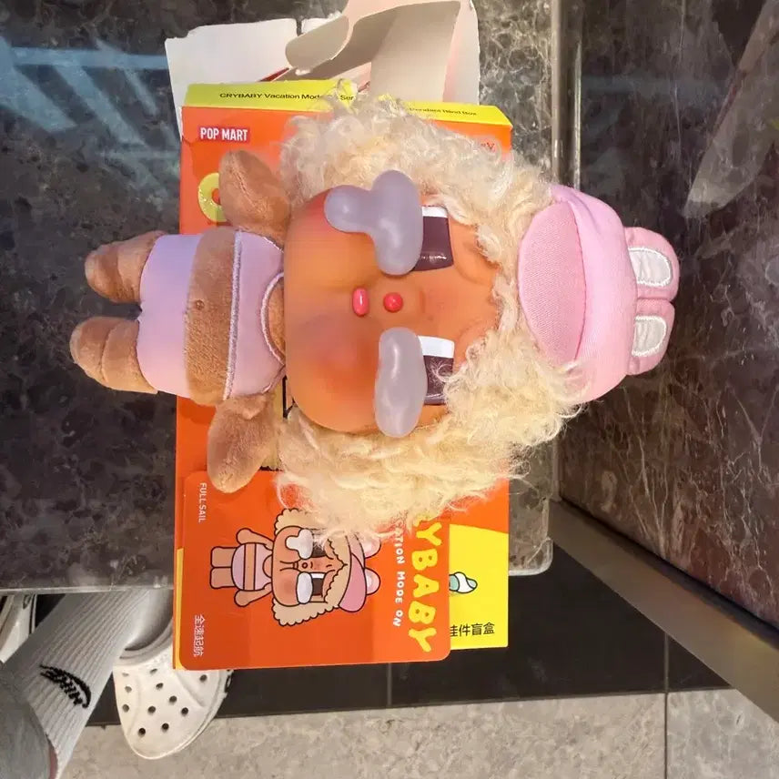 [BUNJANG] Crybaby Holiday Figure Doll / 크라잉베이비 휴가 피규어 인형