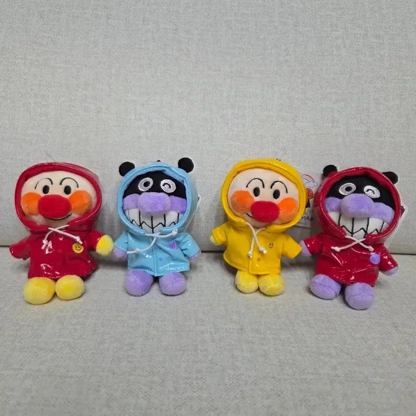[BUNJANG] Anpanman Baikinman Raincoat Plush Keychain Set / (새상품) 호빵맨 세균맨 우비 인형 키링 세트
