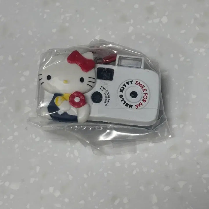 [BUNJANG] Sanrio Hello Kitty 50th Anniversary Camera Keychain Gacha (Sealed) / 미개봉현물 산리오 헬로키티 50주년 카메라 키링 가챠