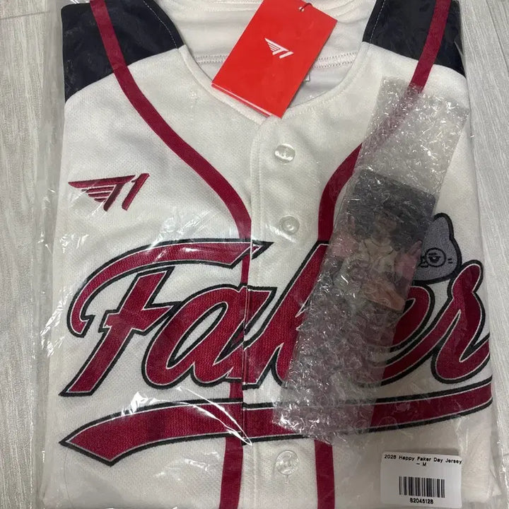 [BUNJANG] T1 Faker Birthday Baseball Jersey M Photocard Included / T1 페이커 생일 야구 유니폼 M 포카 포함