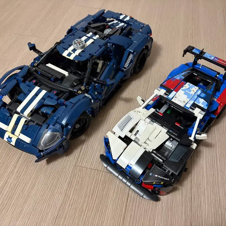 [BUNJANG] LEGO Technic Ford GT &amp; BMW M4 GT3 / 레고 테크닉 포드 GT / BMW M4 GT3
