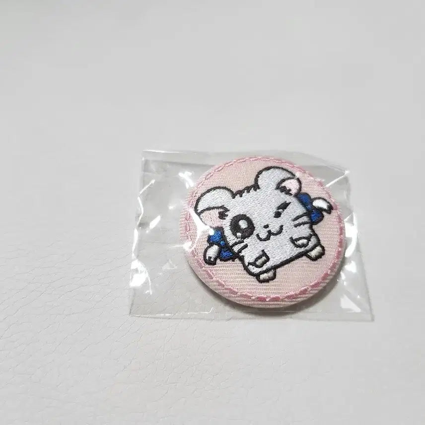 [BUNJANG] Hamtaro Ribbon Embroidered Can Badge / 방가방가 햄토리 리본 자수 캔뱃지