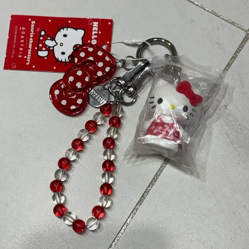 [BUNJANG] LorizFarm x My Melody Hello Kitty Figure Mobile Strap Keychain (Red) / 로리즈팜 미퍼센트 헬로키티 피규어 모바일 스트랩 키링 레드