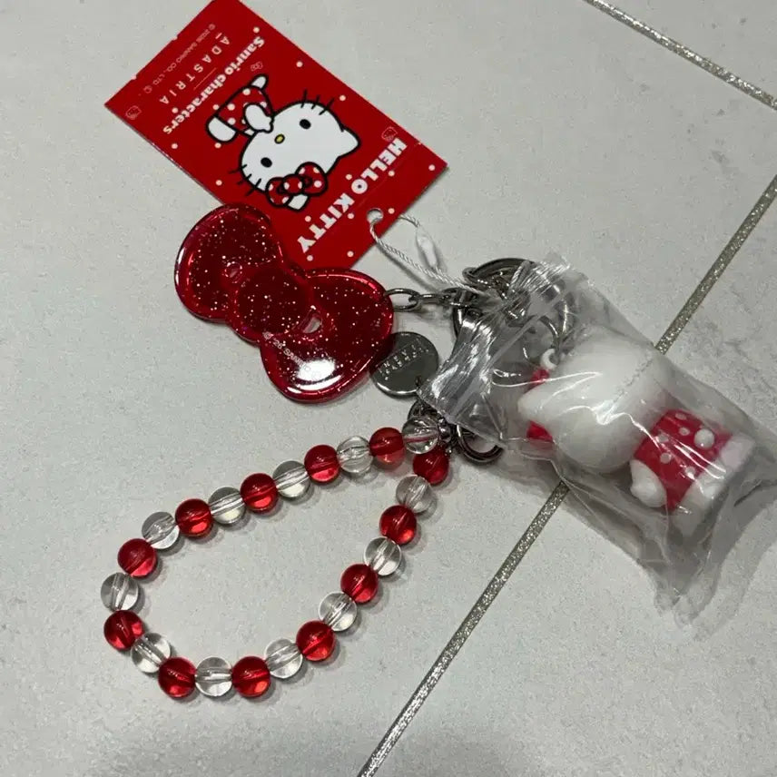 [BUNJANG] LorizFarm x My Melody Hello Kitty Figure Mobile Strap Keychain (Red) / 로리즈팜 미퍼센트 헬로키티 피규어 모바일 스트랩 키링 레드
