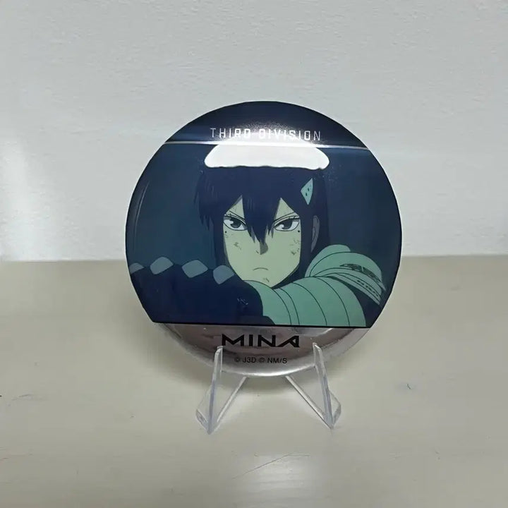 [BUNJANG] Kaiju No. 8 Mina Ashiro Acrylic Stand &amp; Can Badge Bundle Set / (2종 일괄) 괴수8호 아시로 미나 굿즈 아크릴스탠드, 캔뱃지