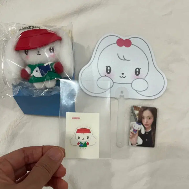 [BUNJANG] IVE MiniV Bundle Set Jang Wonyoung MiniV Pop-Up / 4개일괄) 당일발송) 아이브 미니브 부산 자갈치 체리 장원영 미니브 팝업 부채 띠부씰