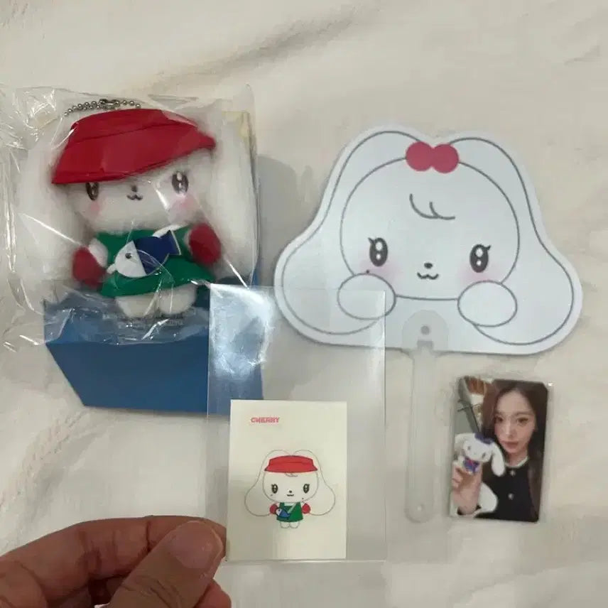 [BUNJANG] IVE MiniV Bundle Set Jang Wonyoung MiniV Pop-Up / 4개일괄) 당일발송) 아이브 미니브 부산 자갈치 체리 장원영 미니브 팝업 부채 띠부씰
